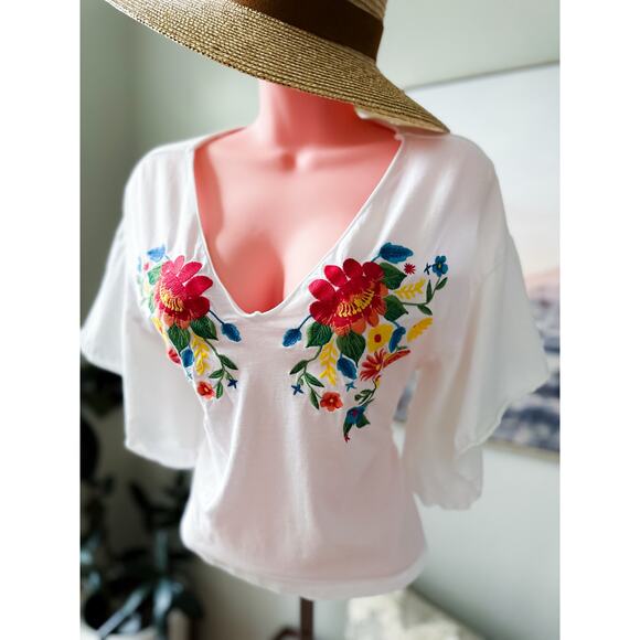 Zara Floral Fables & Fluttering Sleeves Embroidered boho wanderlust crop top - Picture 1 of 6